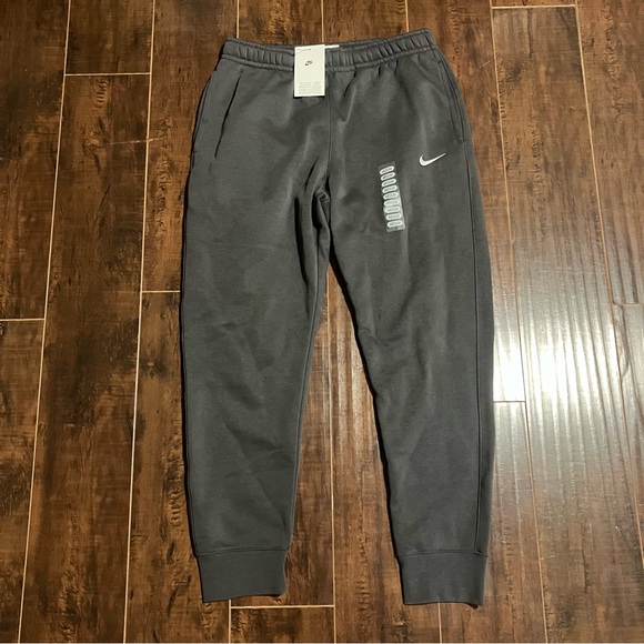 NWT Nike Men’s Club Fleece Jogger - Picture 1 of 5